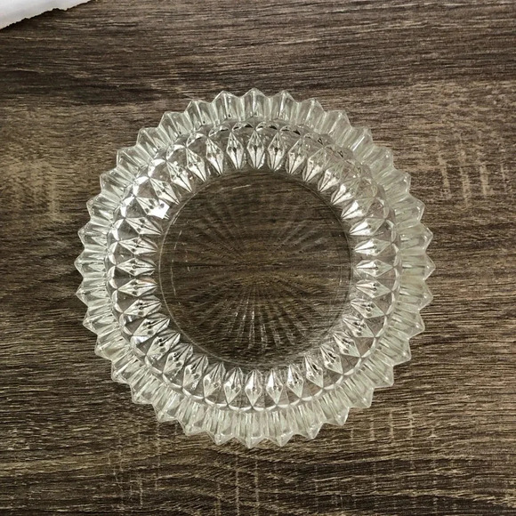 Vtg Sawtooth Edge Round Glass Ashtray - Picture 4 of 7